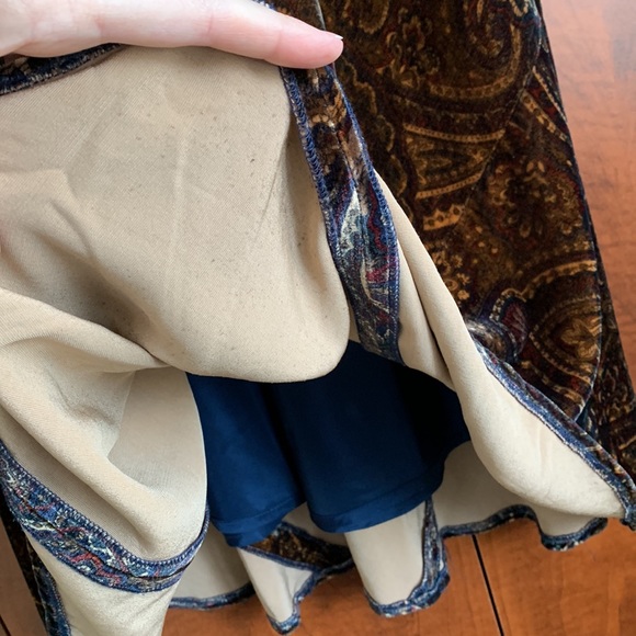 Lauren Ralph Lauren Velvet A-Line skirt, Size 6 - Picture 5 of 13